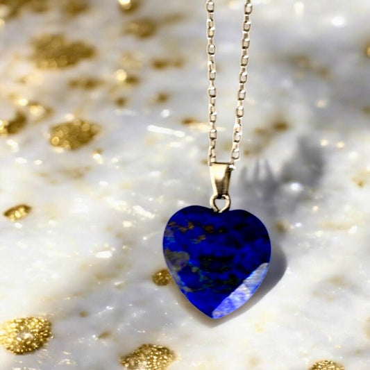 Silberne Halskette mit facettiertem Edelsteinherz - Anhänger; Lapislazuli - CrystalScents
