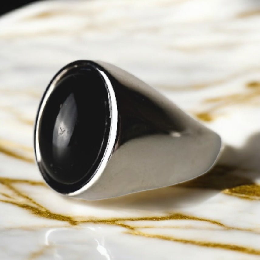 Silberner Ring mit ovalem großem Onyx - CrystalScents
