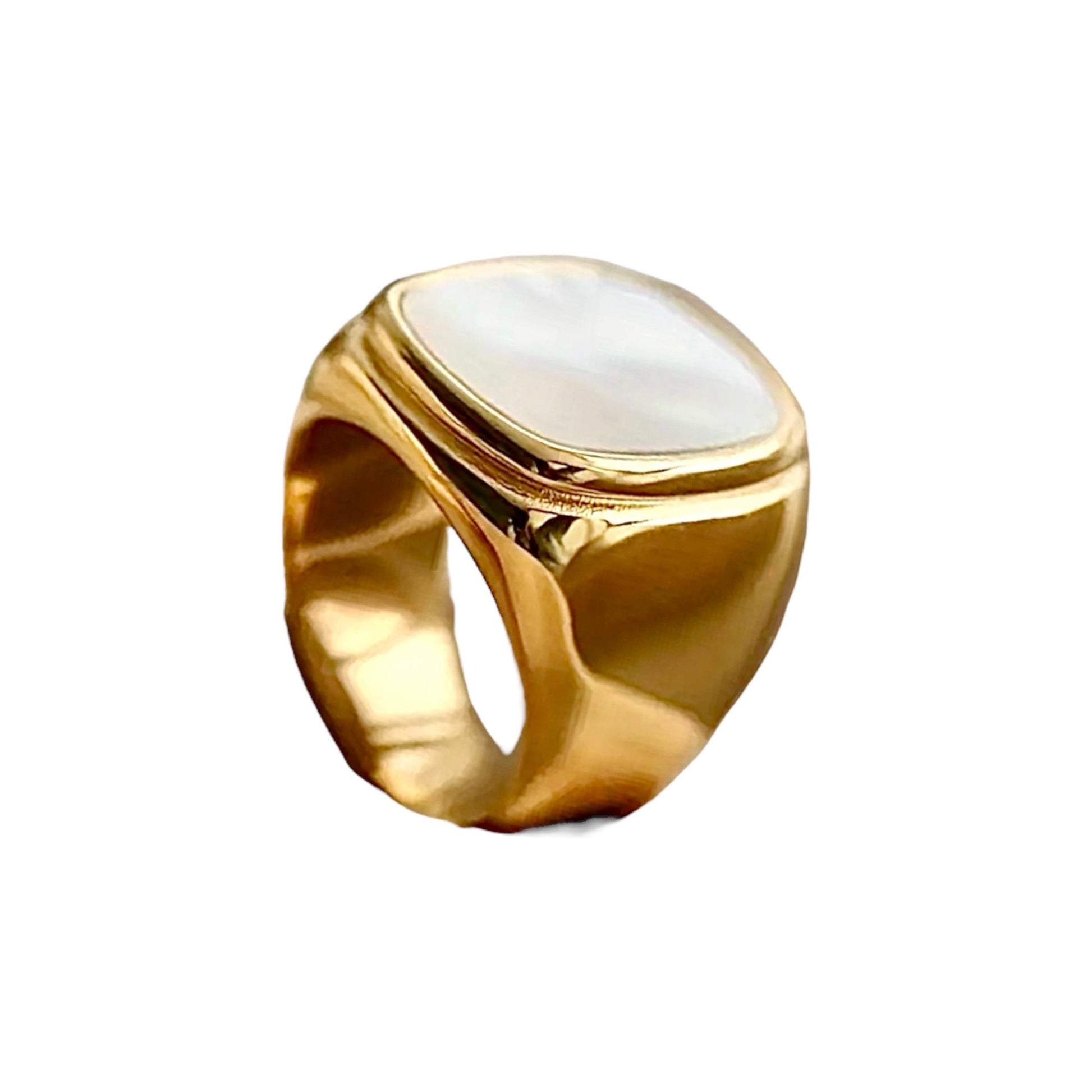 Stilvoller Siegelring mit eingelegter Muschel - CrystalScents
