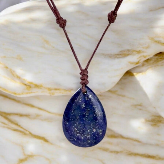 Verstellbare Halskette mit tropfenförmigem Lapislazuli - CrystalScents