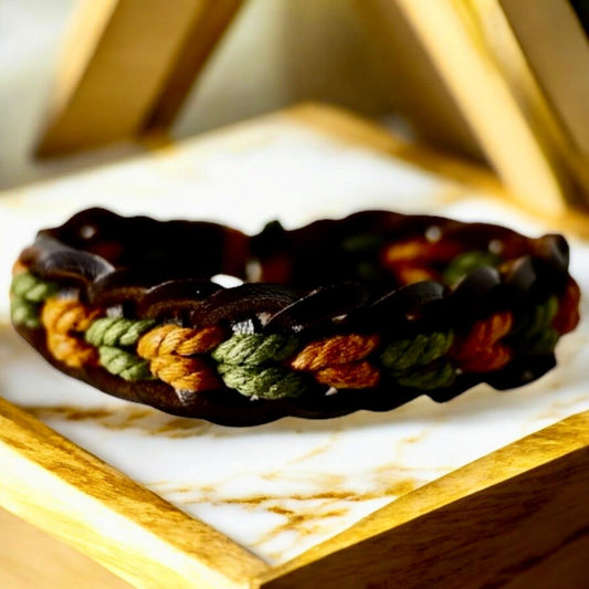 Verstellbares geflochtenes Lederarmband, mit Schnüren - CrystalScents