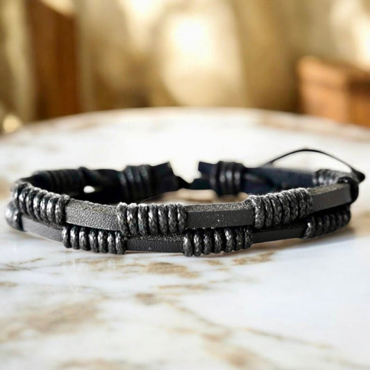 Verstellbares schwarzes Lederarmband, kariert - CrystalScents
