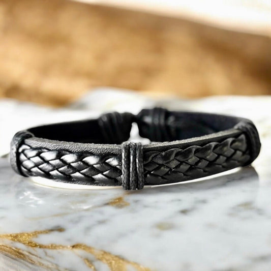 Verstellbares schwarzes Lederarmband mit Flechtelement - CrystalScents