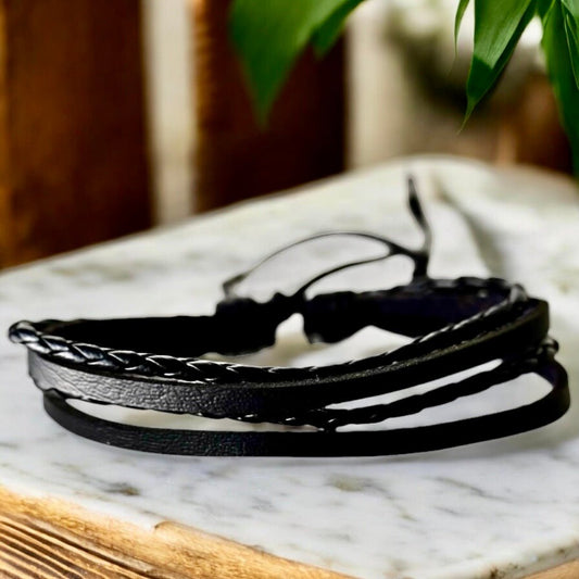 Verstellbares schwarzes Lederarmband mit geflochtenen Strängen - CrystalScents