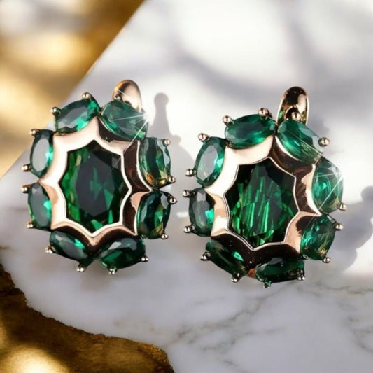 Wunderschöne goldene Kreolen mit grüne Zirkonia - CrystalScents