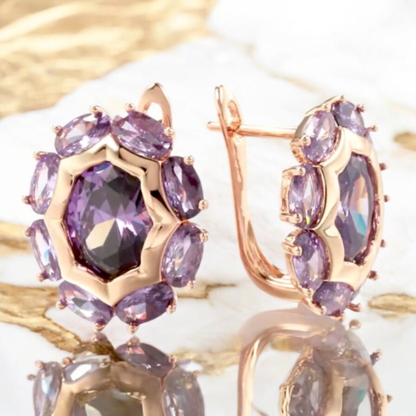 Wunderschöne goldene Kreolen mit lila Zirkonia - CrystalScents
