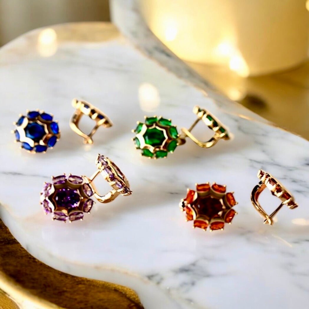 Wunderschöne goldene Kreolen mit lila Zirkonia - CrystalScents