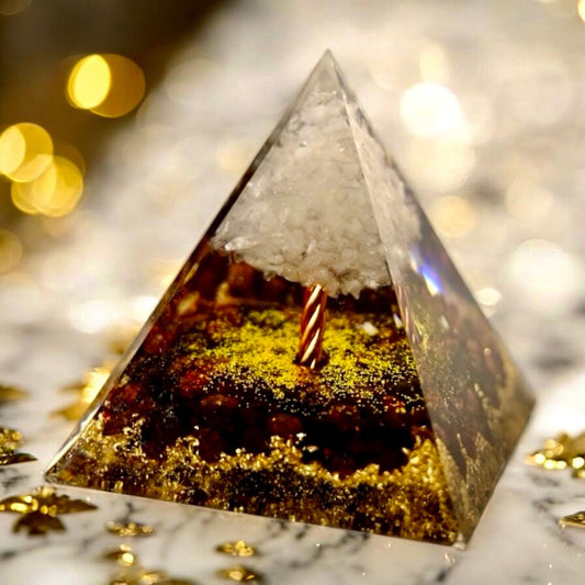 Wunderschöne Orgonit Pyramide mit Baum - CrystalScents