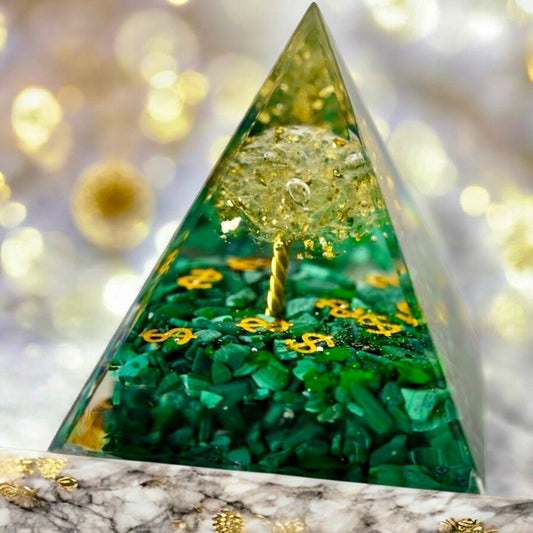 Wunderschöne Orgonit Pyramide mit Baum; Geldbaum - CrystalScents