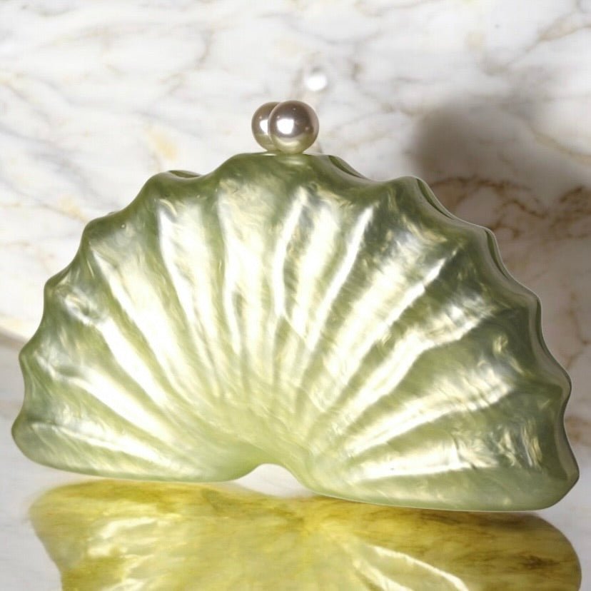 Zauberhafte Perlmutt Clutch in Grün - CrystalScents